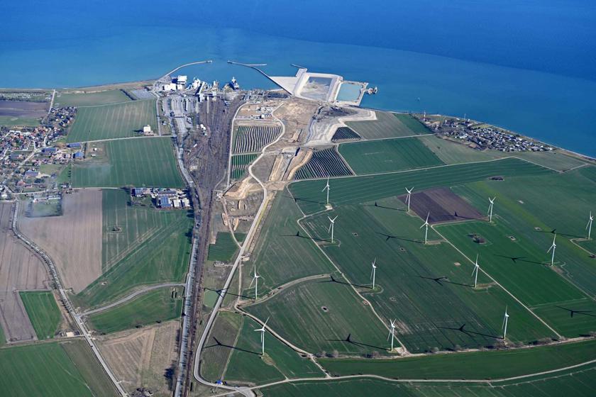 Overview of the area where the German tunnel portal and the associated roads and bridges are being built