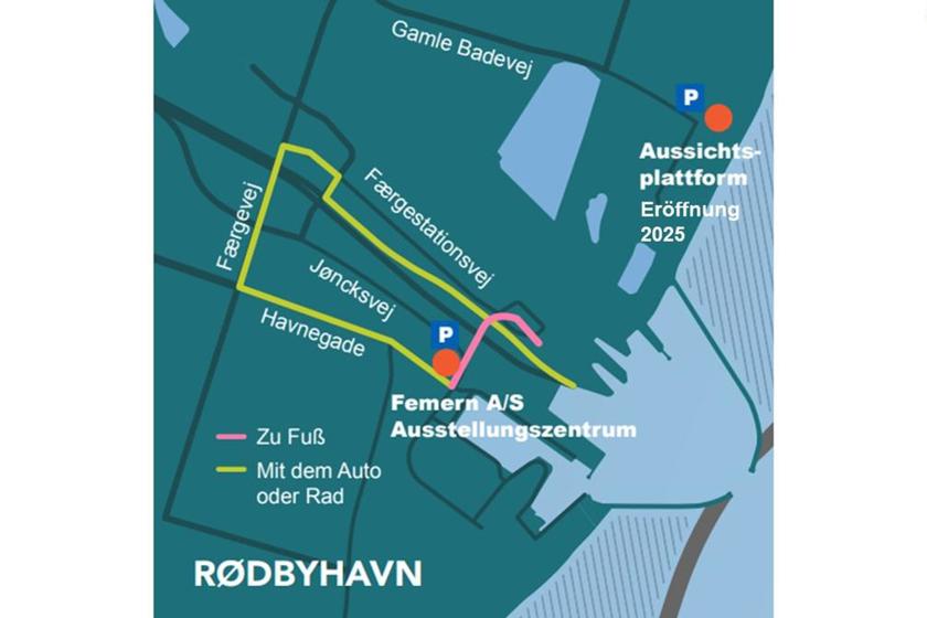 EN: After the border control, turn right before the petrol station and follow the signs for ‘Femern A/S udstillingscenter’. Pedestrians can use the footbridge. // DE: Nach der Grenzkontrolle biegen Sie vor der Tankstelle rechts ab und folgen den Schildern ”Femern A/S udstillingscenter”. Als Fußgänger können Sie die Fußgängerbrücke benutzen.  // DA: Efter grænsekontrollen, skal du dreje til højre før tankstationen og følge skiltene »Femern A/S udstillingscenter«. Som fodgænger kan du benytte fodgængerbroen.