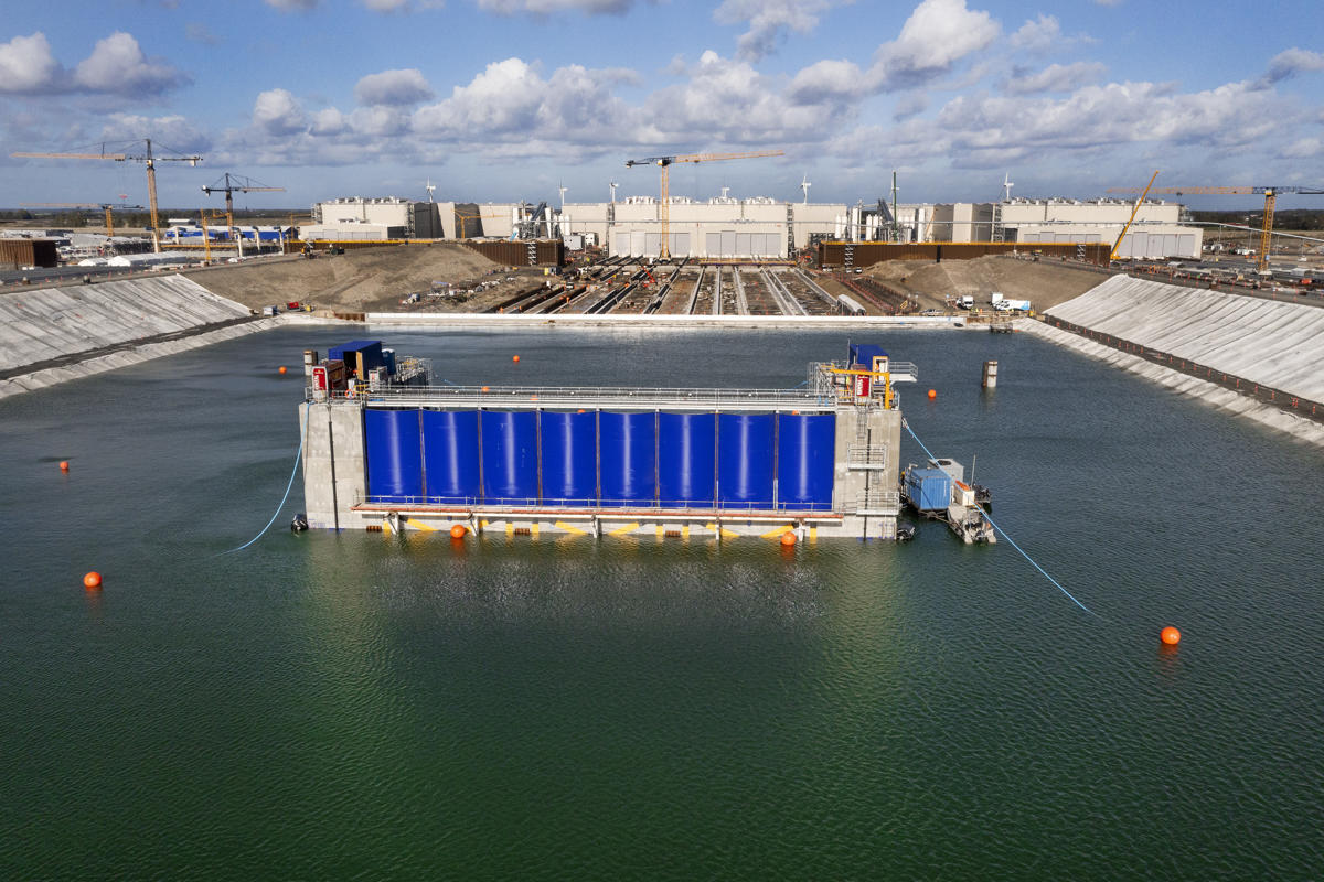 Floating Gate System VIDEO: First time moving the floating gate